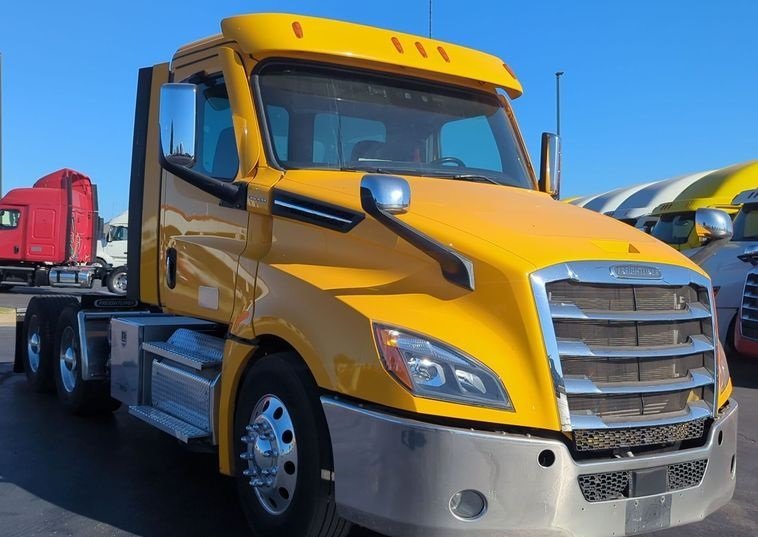 2021 Freightliner Cascadia Semi Truck