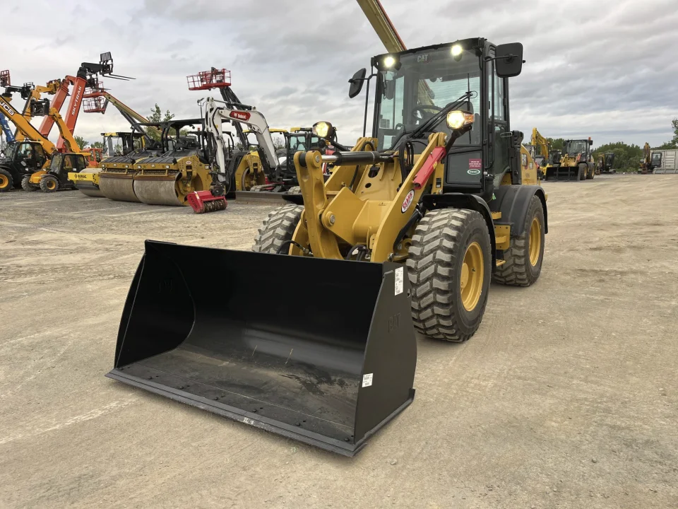 2023 Caterpillar 908