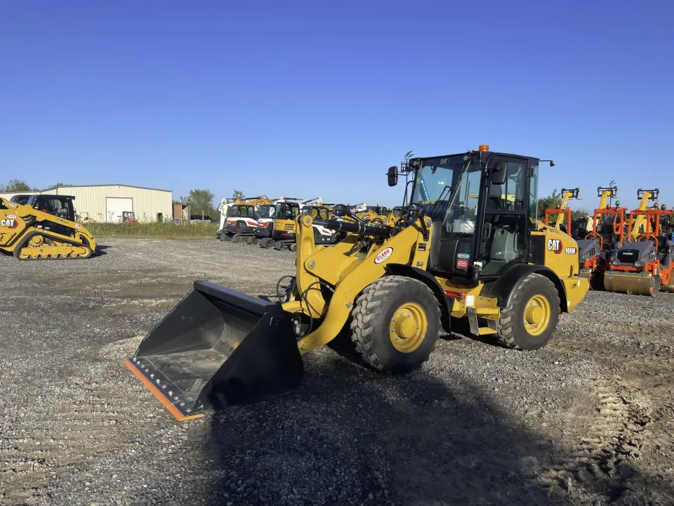 2022 Caterpillar 906 Wheel Loader