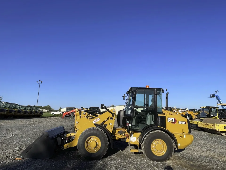 2022 Caterpillar 906 Wheel Loader