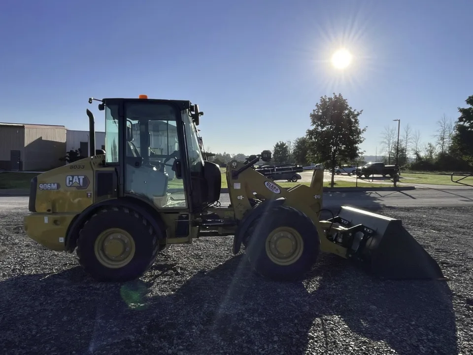 2022 Caterpillar 906 Wheel Loader